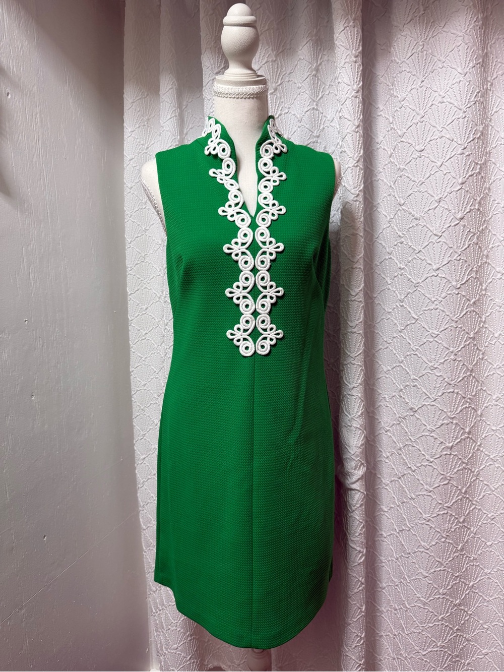 Vince Camuto Green Sleeveless Dress with White Trim